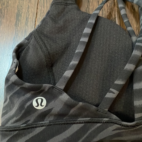 Lululemon Free To Be Serene Bra Womens Size 4 Le Tigre Camo Deep Coal Multi - Picture 4 of 6